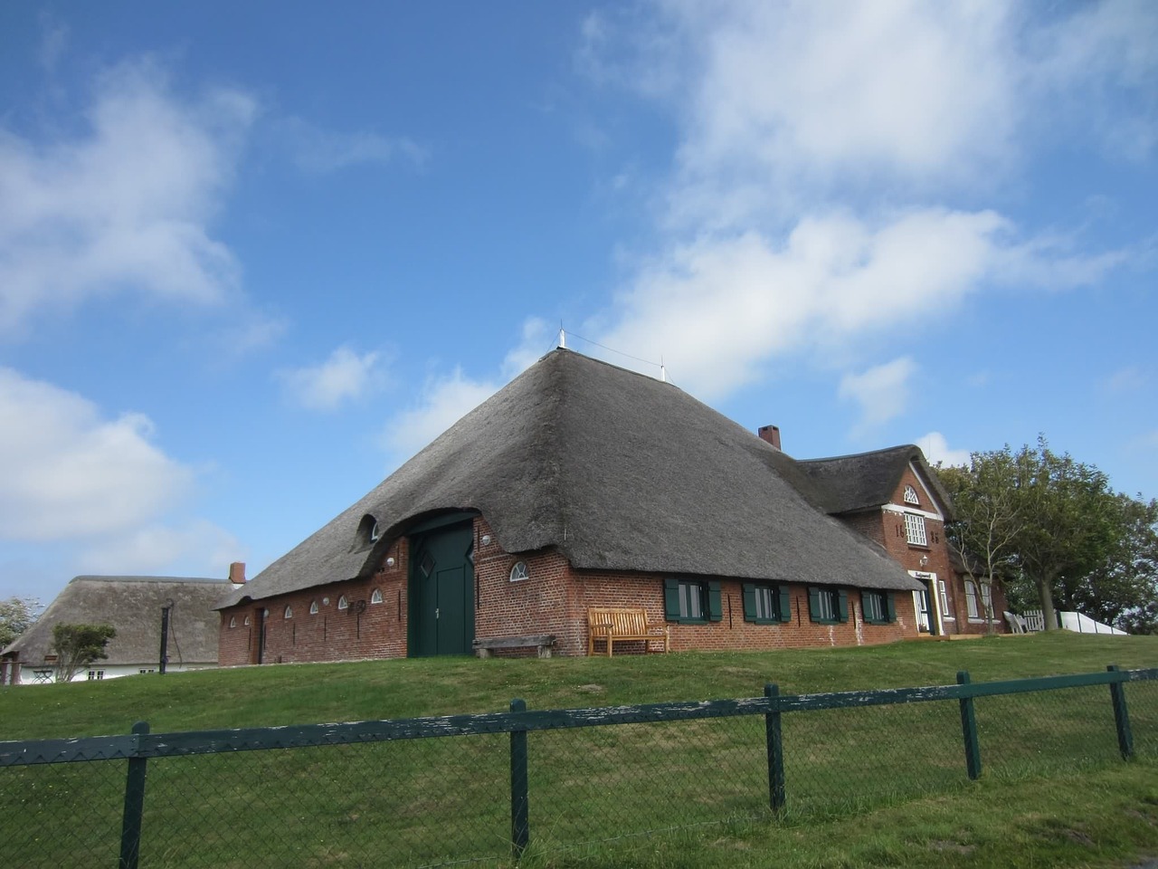 hof nordfriesland thatched roof free photo