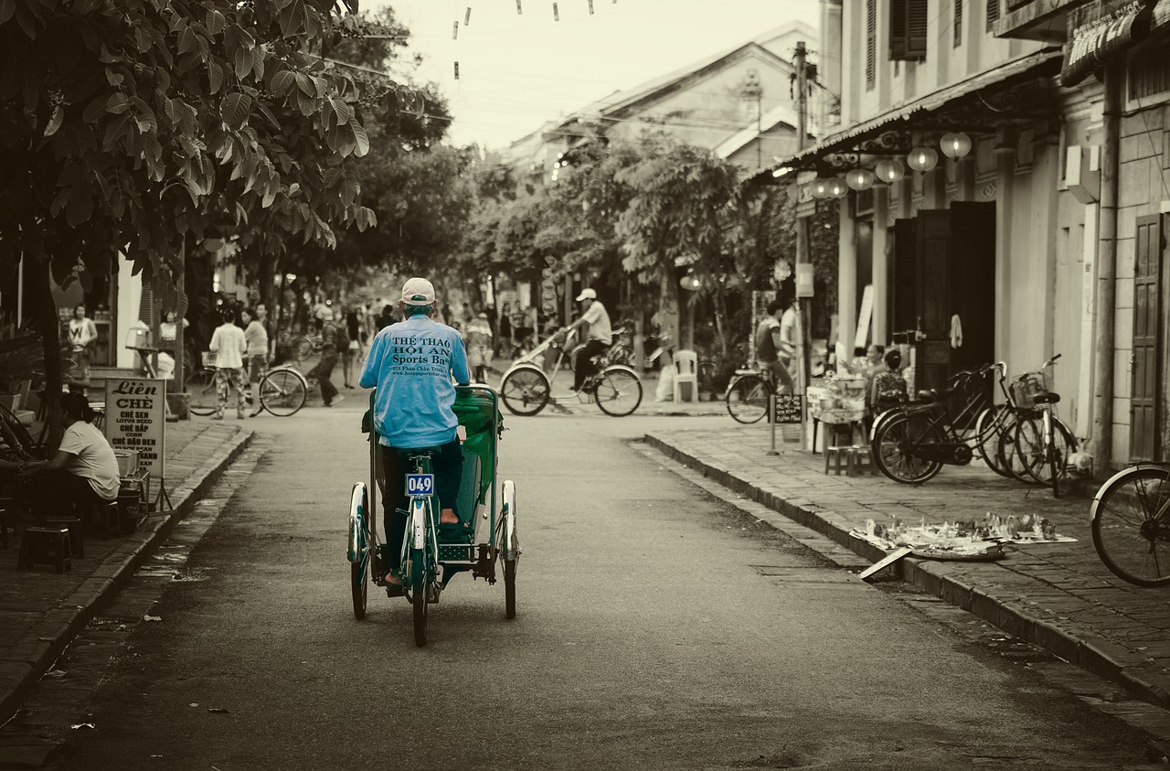 hoian vietnam cyclo free photo