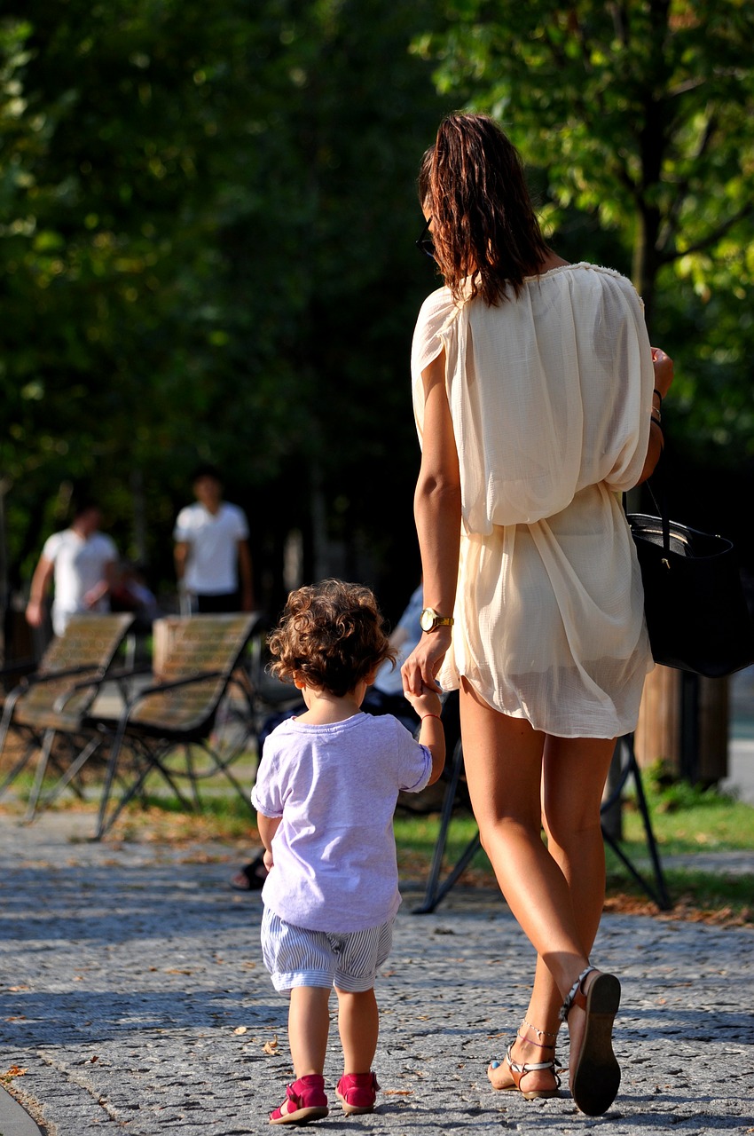 holding hands mom and daughter girl free photo