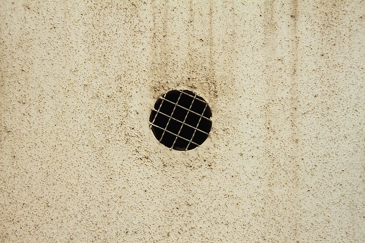 hole wall air free photo