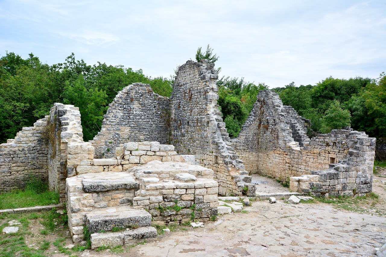 vacations  abandoned places  istria free photo