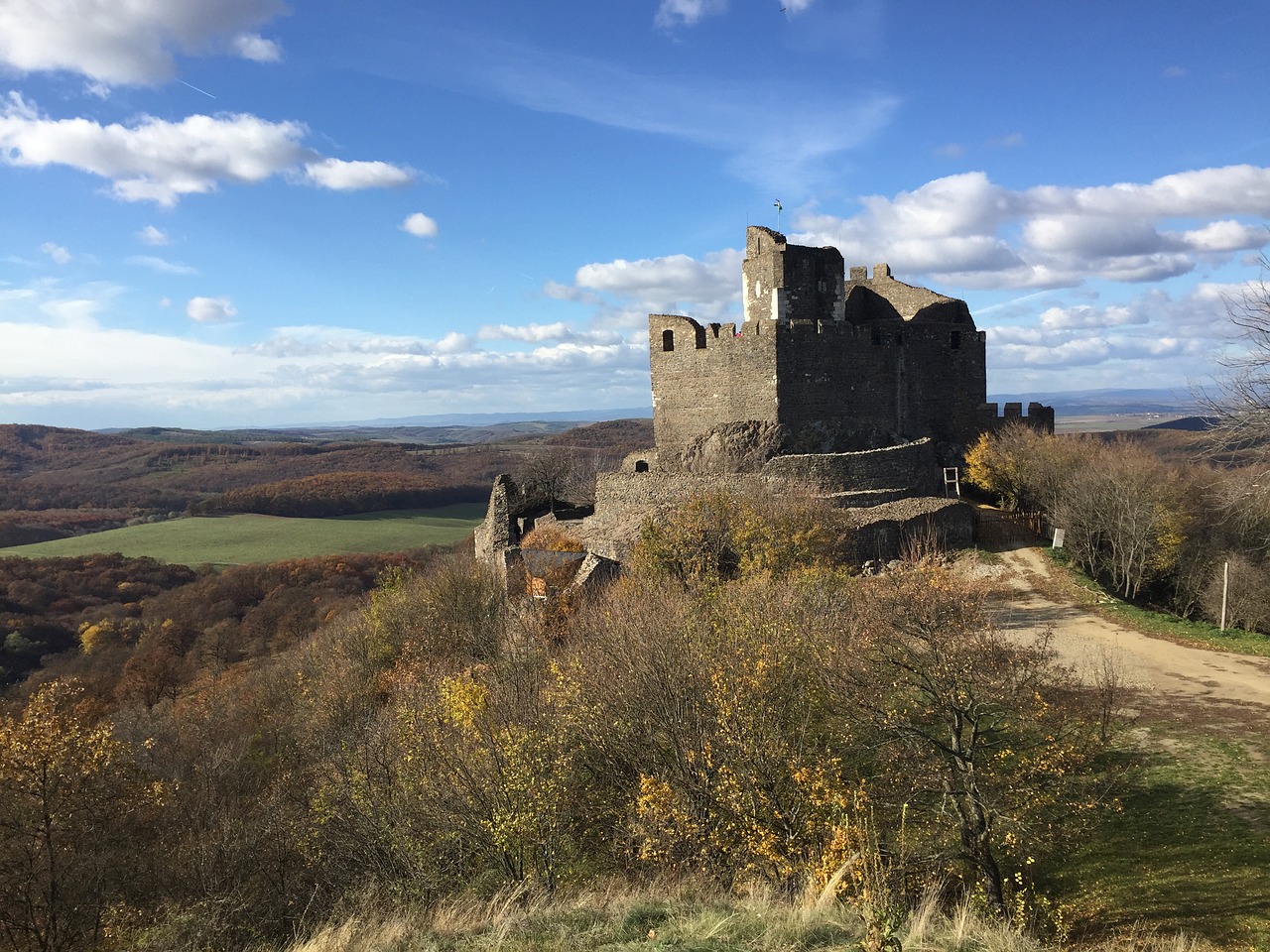 hollókő castle autumn free photo
