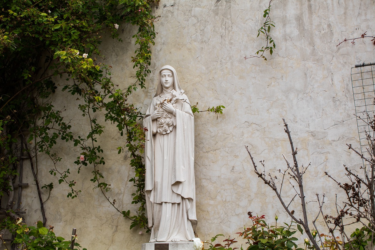 holy  ornamental trees  statue free photo