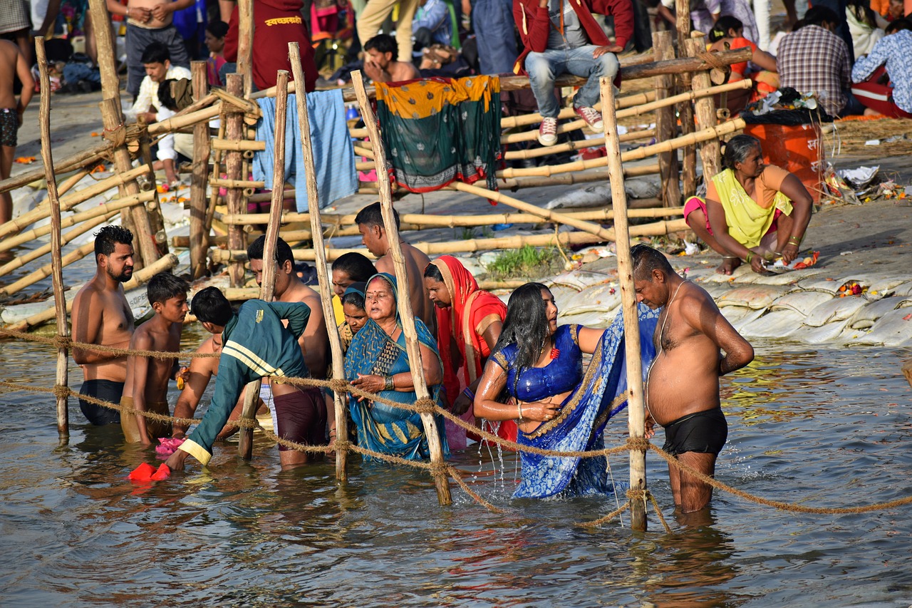 holydip  kumbh  pragraj free photo