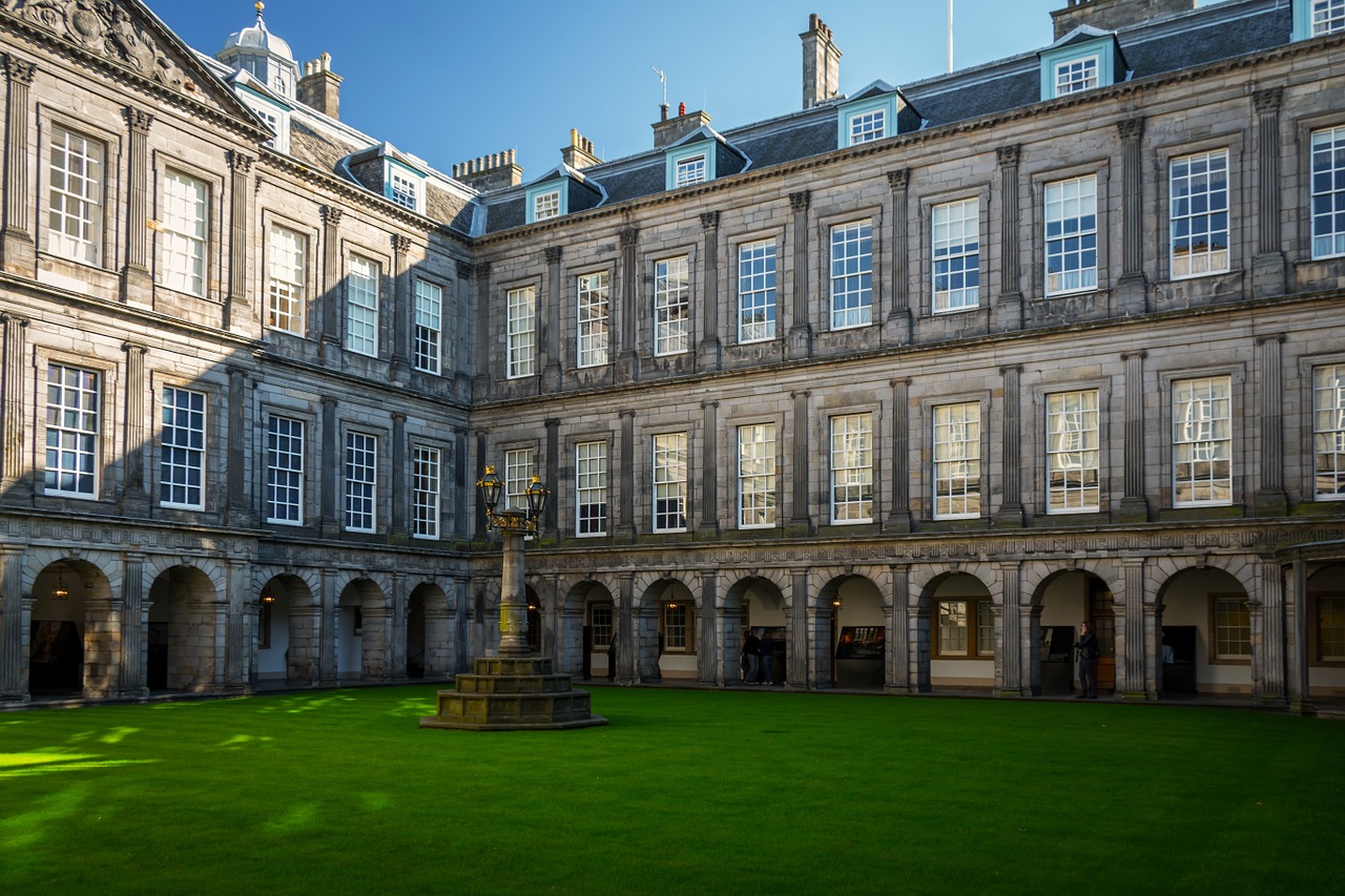 holyrood palace edinburgh edinburgh palace free photo