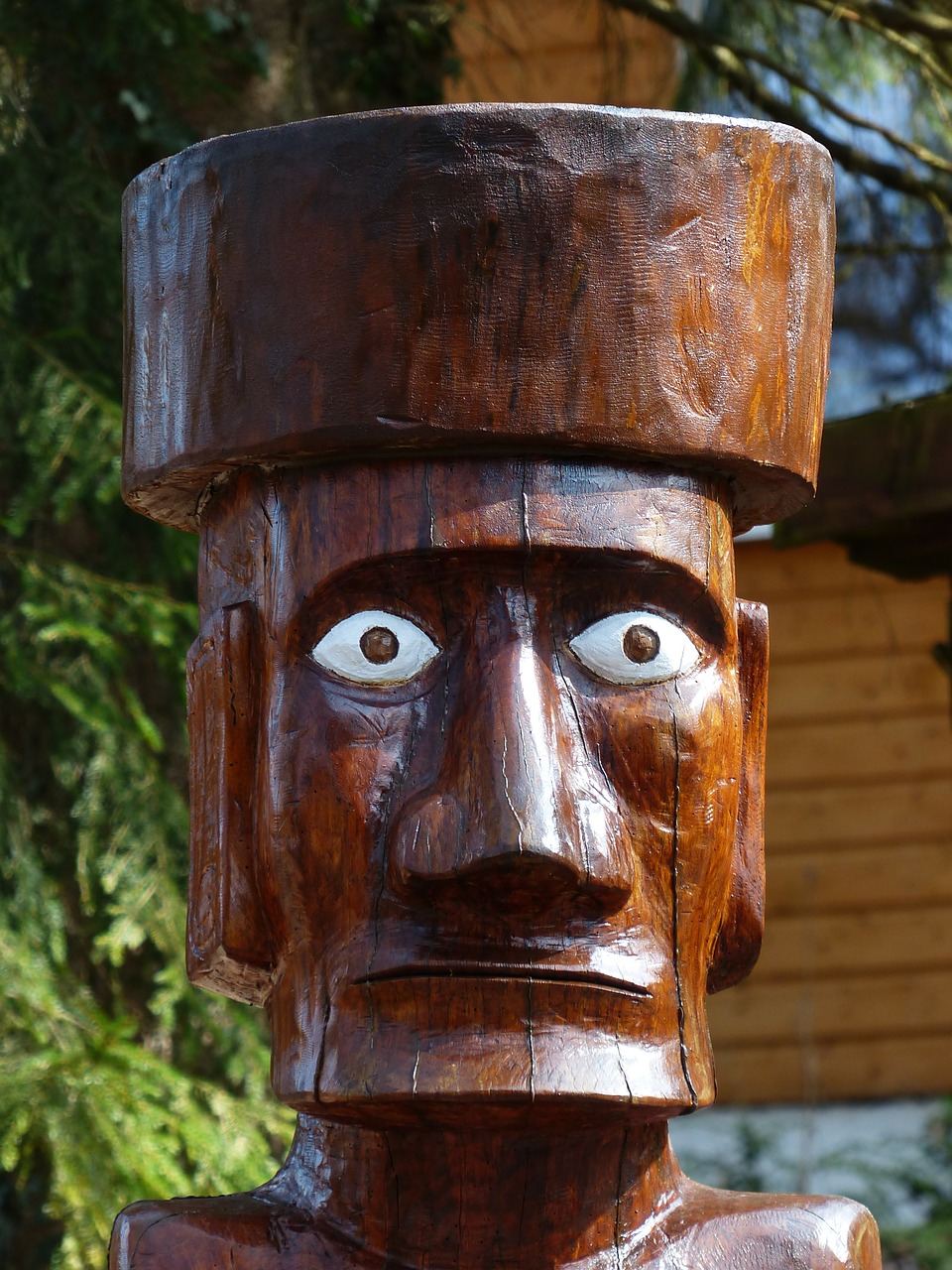 holzfigur carving view free photo
