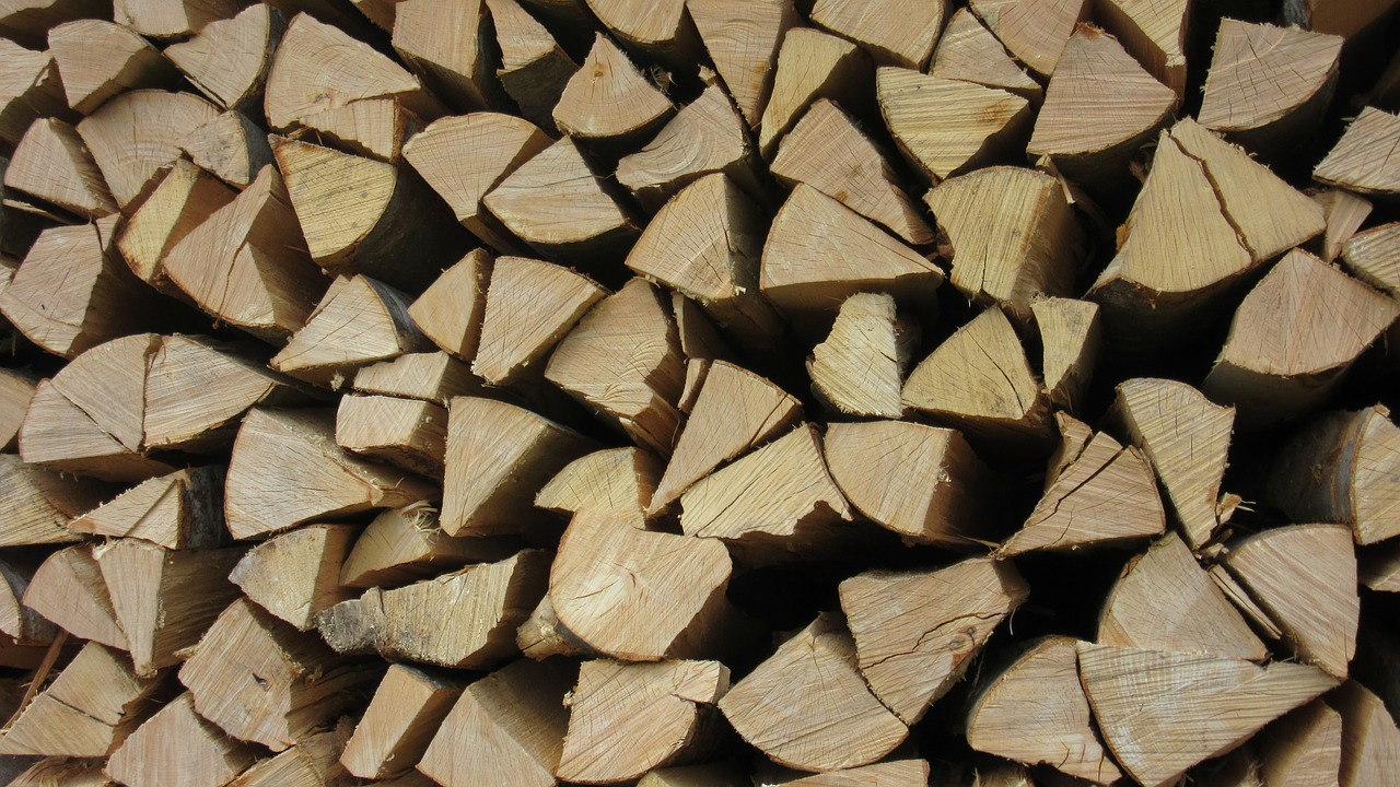 holzstapel firewood combs thread cutting free photo