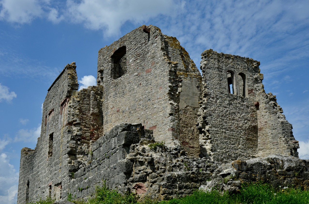 homburg castle ruins  middle ages  ruin free photo