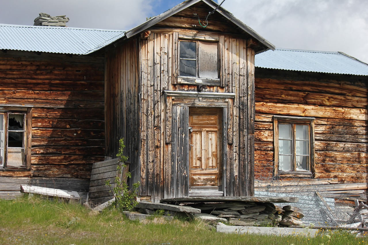 home dilapidated sweden free photo