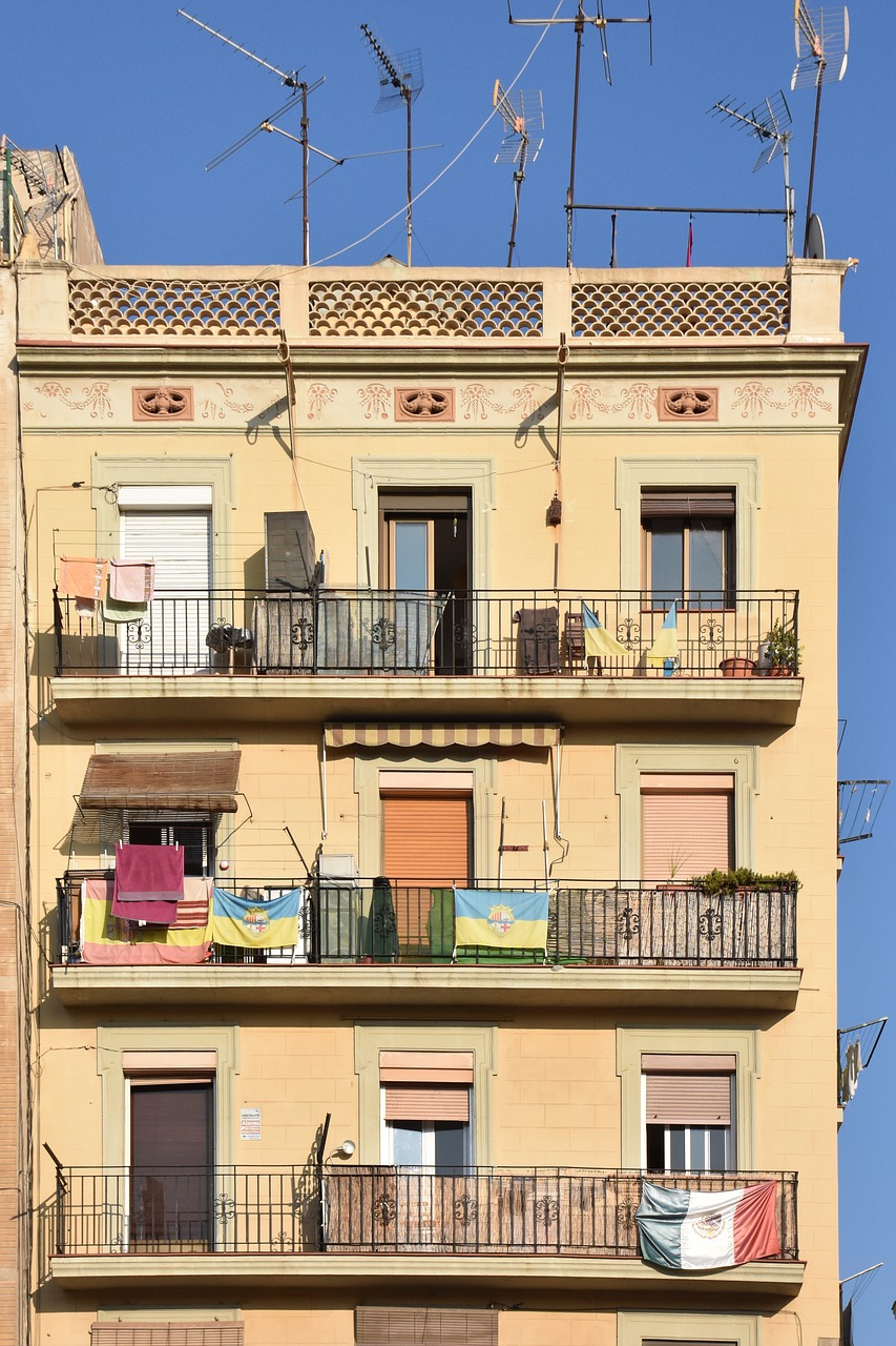 home barcelona balcony free photo