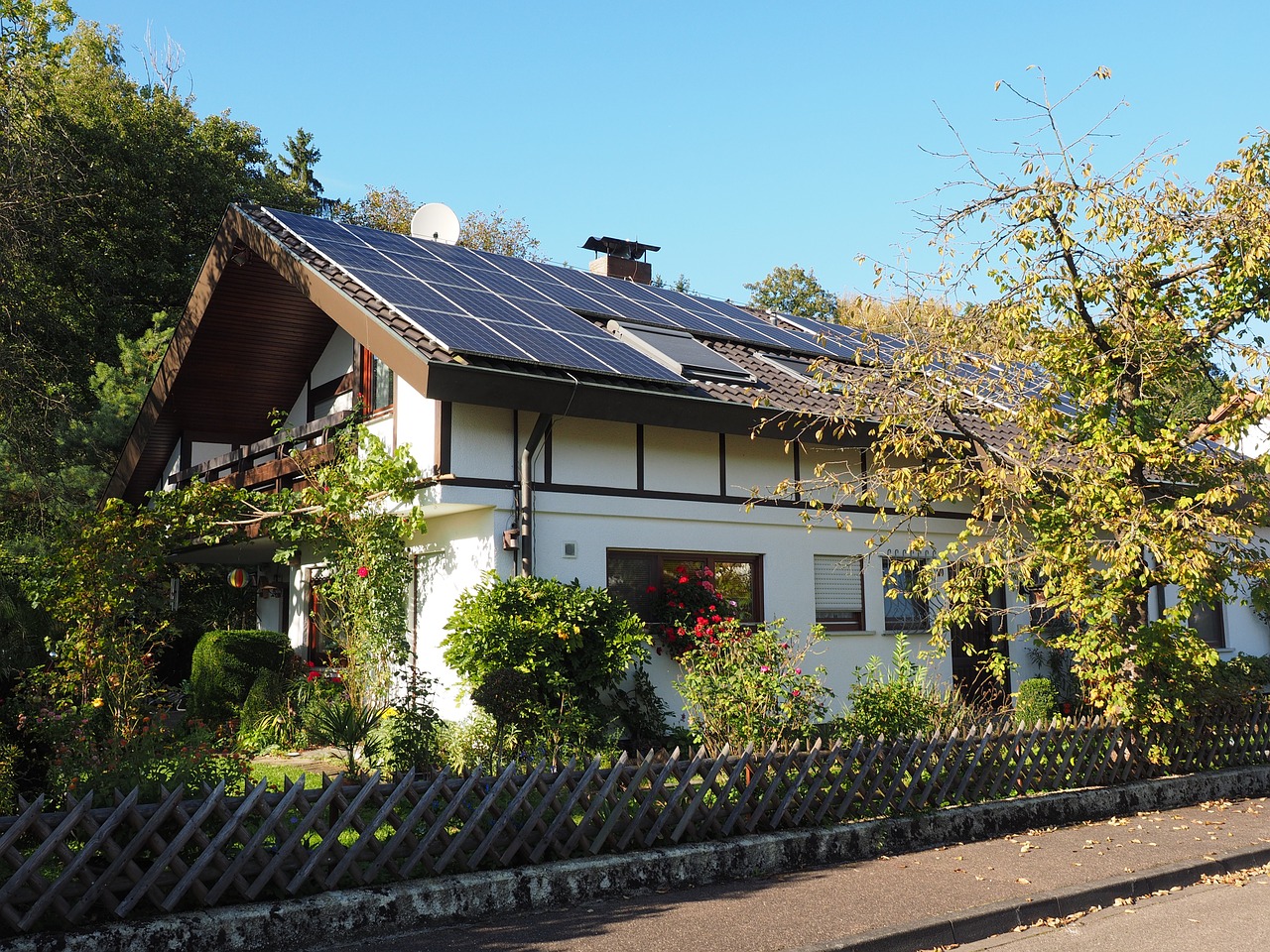 home house roof solar cells free photo