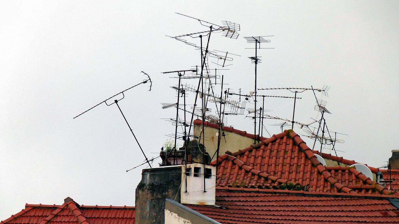 home building antennas free photo