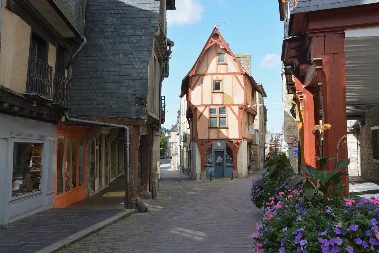 home timber-framed tourist town vitreous free photo