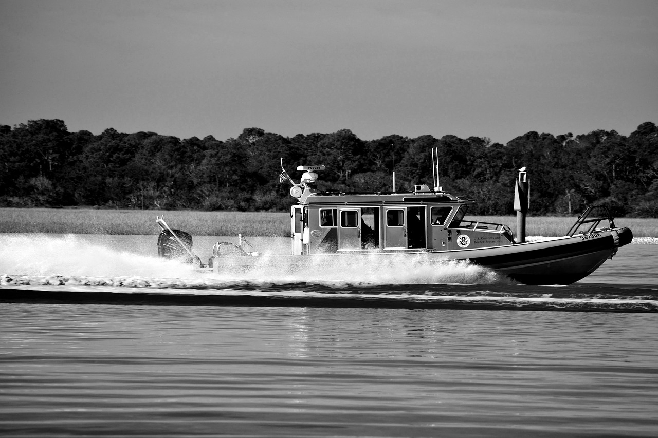 homeland security  boat  border patrol free photo