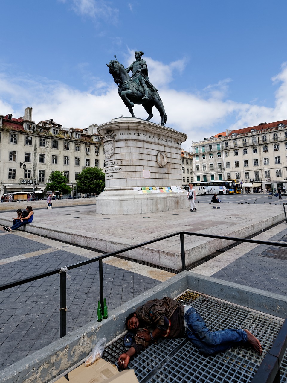 homeless man reiter statue free photo