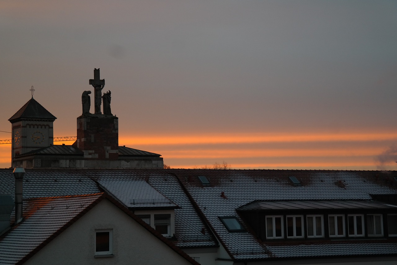 homes church steeple free photo