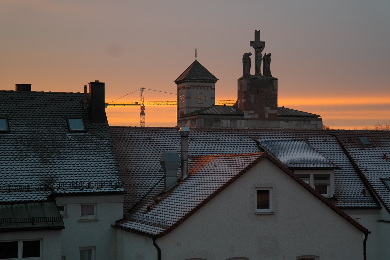 homes church steeple free photo