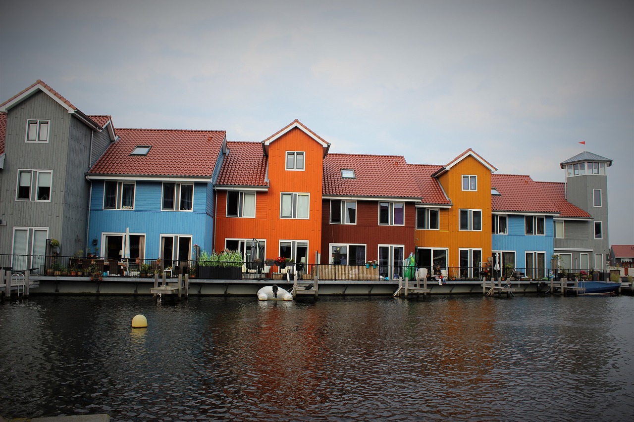 homes color water free photo