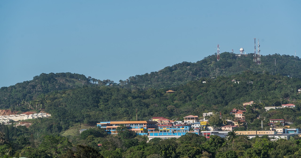 honduras  roatan  mountains free photo