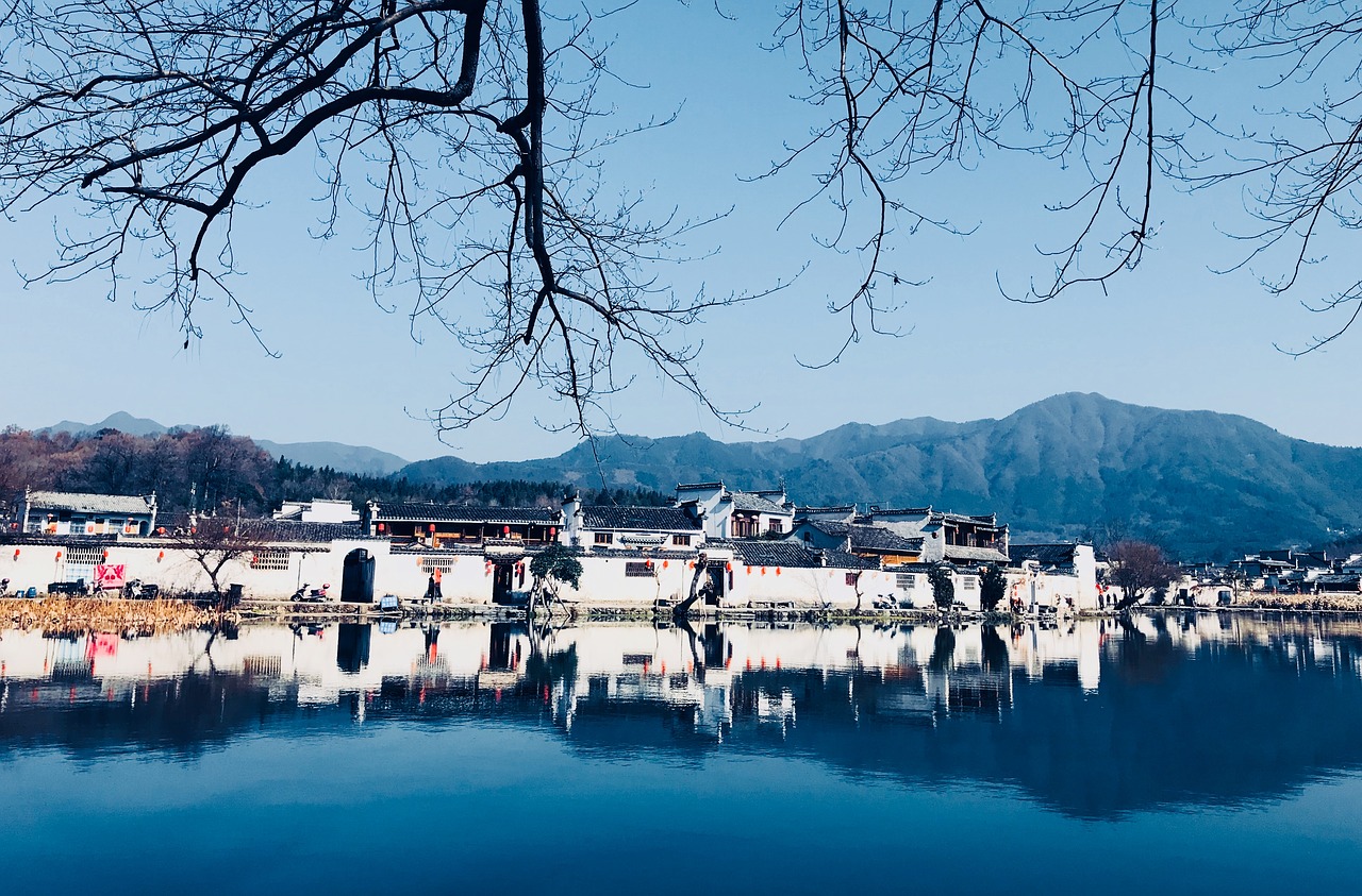 hongcun village  the ancient village  ink country free photo
