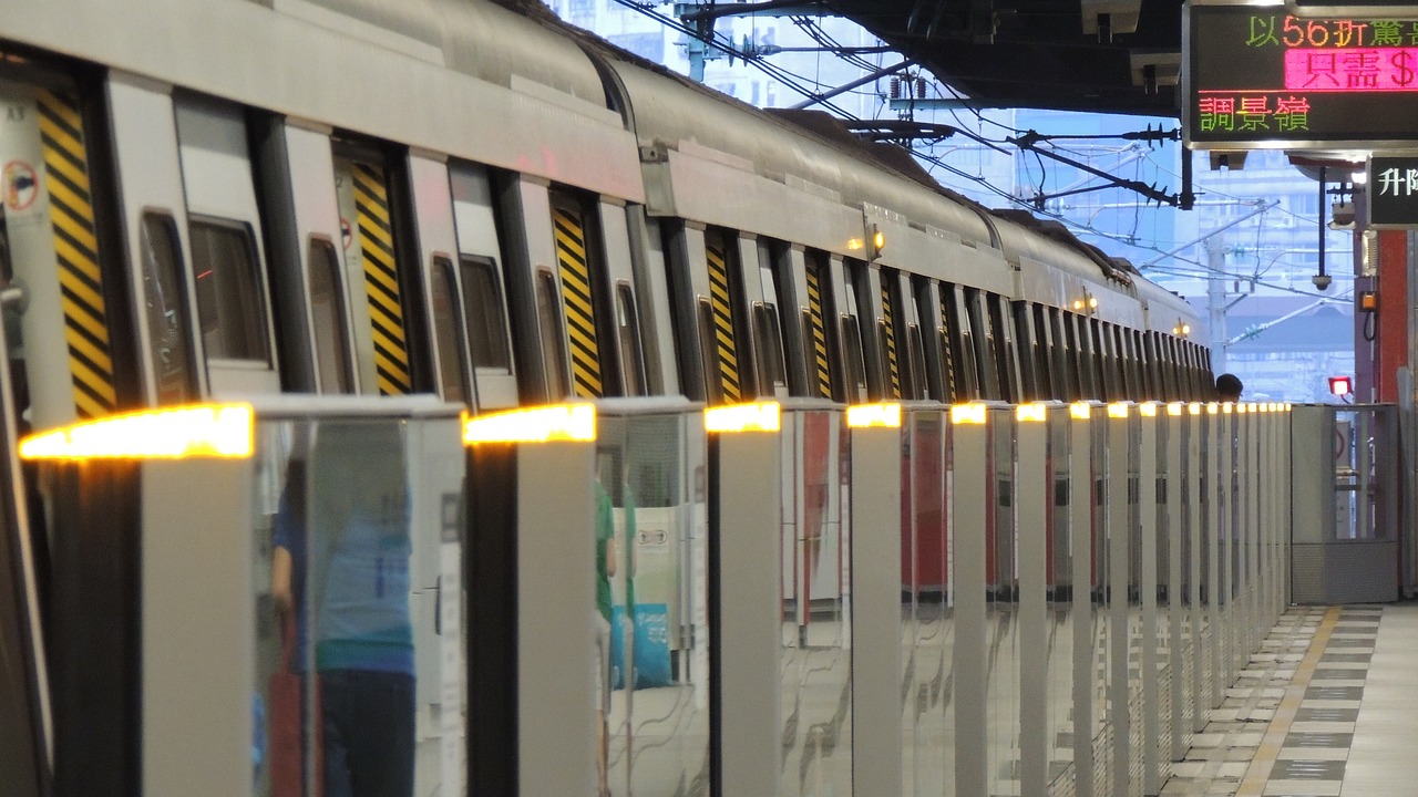 hongkong mtr hong free photo