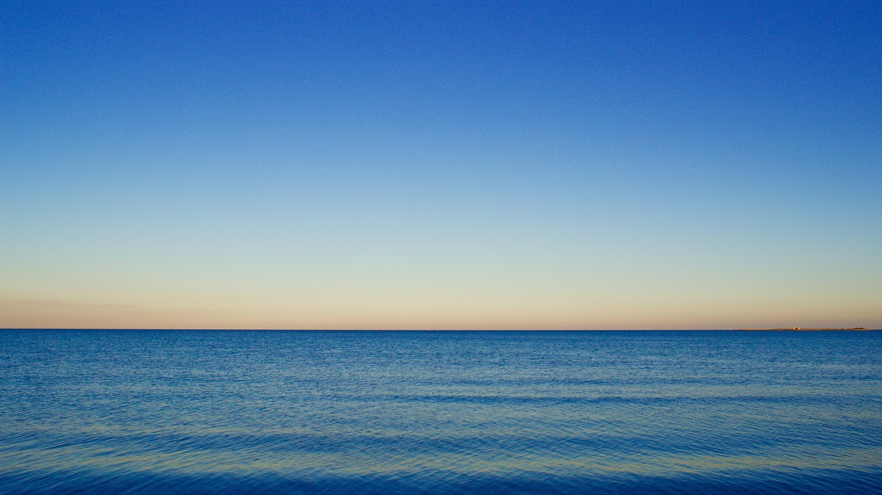 horizon sea blue free photo