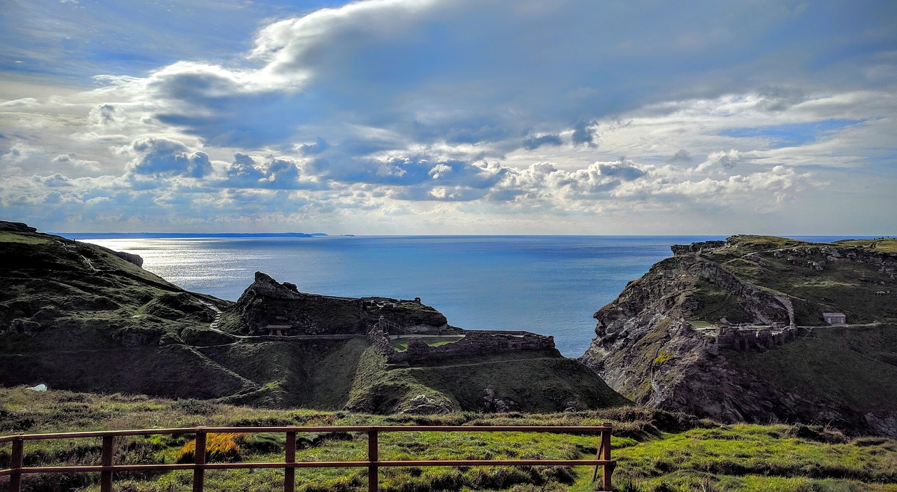 horizon hills seascape free photo