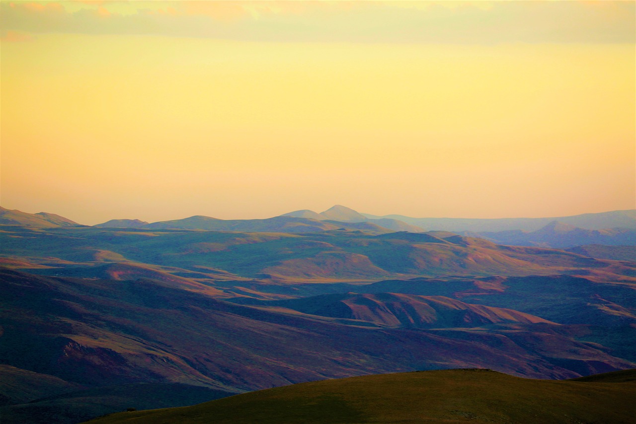 horizon  in the evening  sunset free photo