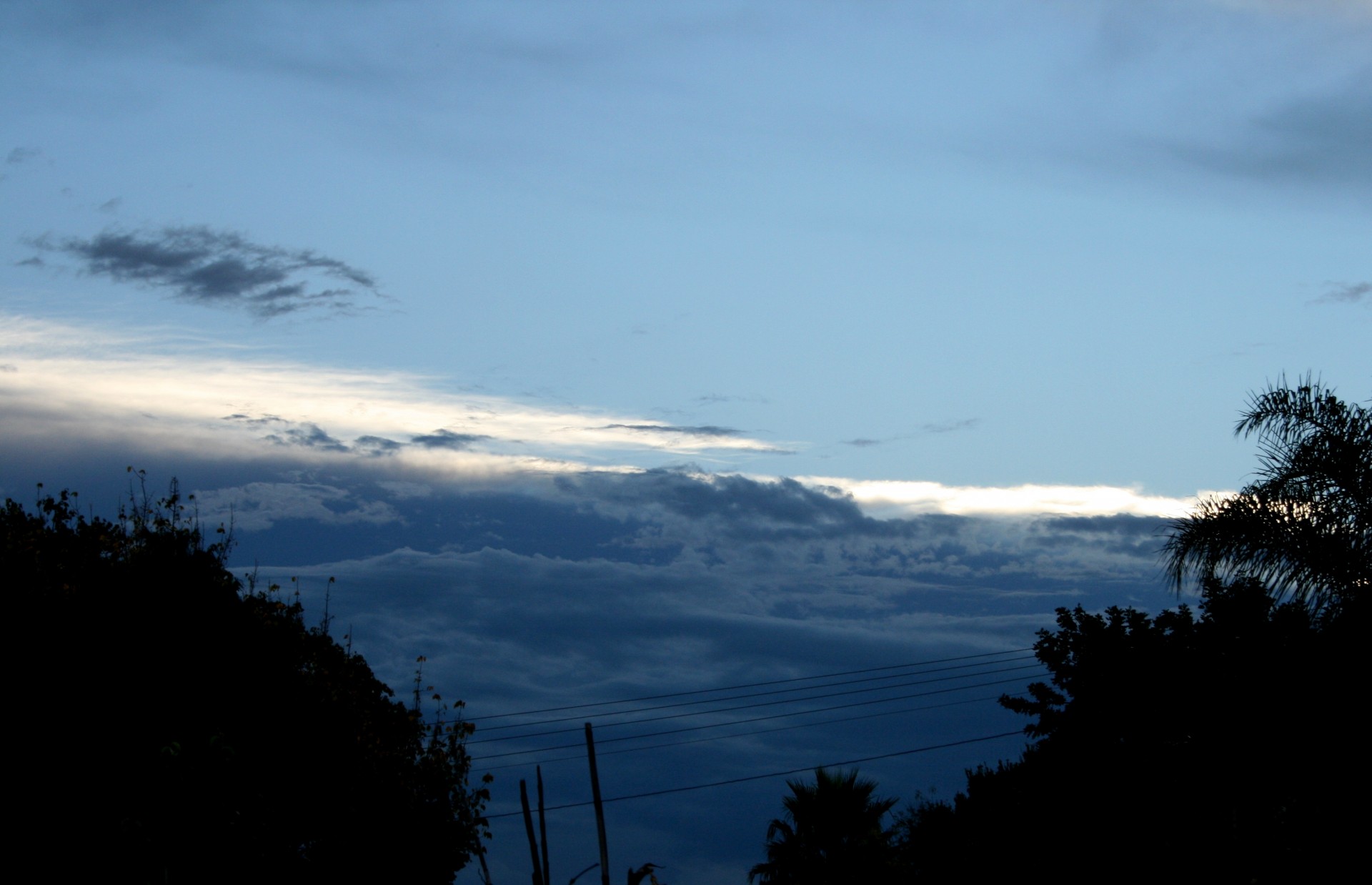 clouds horizontal streak free photo