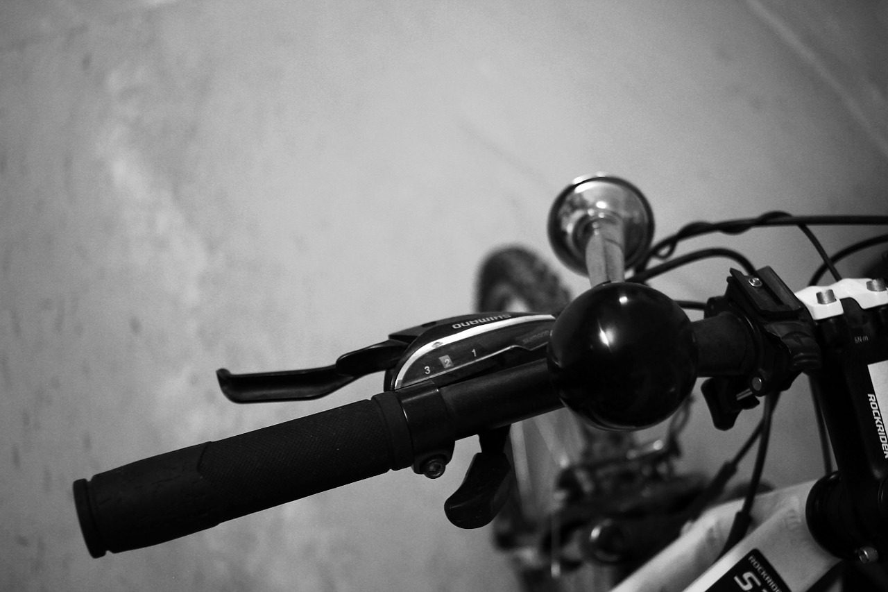 horn handle bicycle free photo