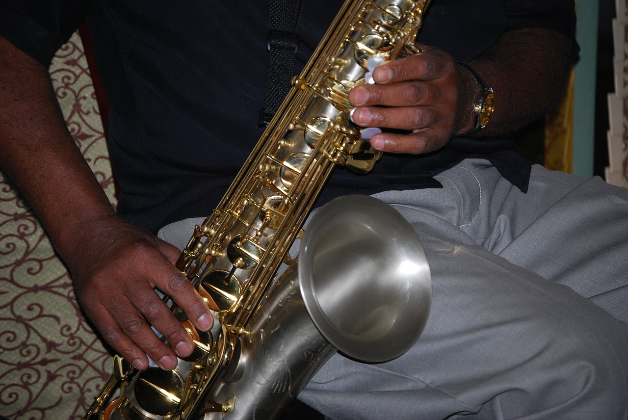 horn player horn saxophone free photo