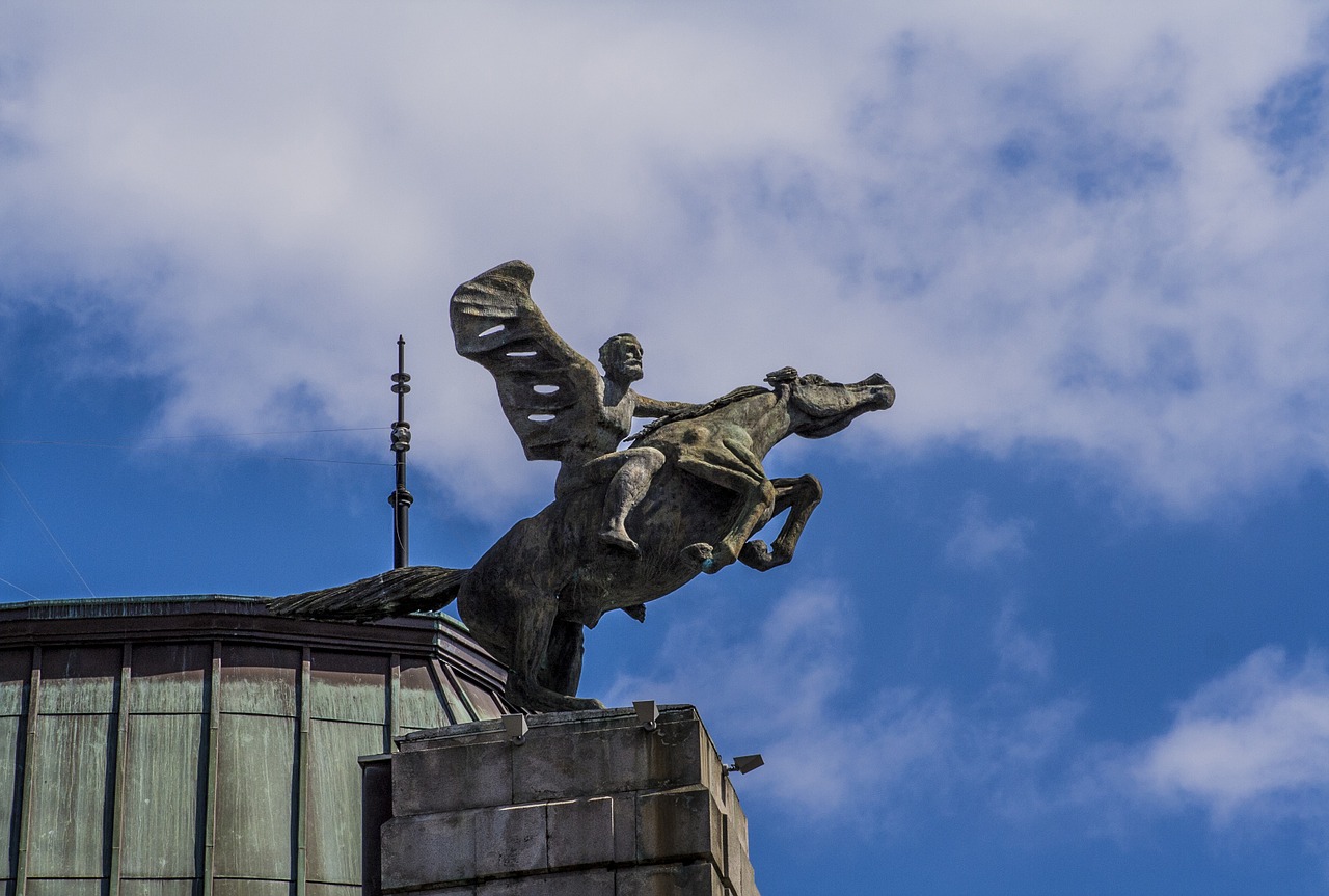 horse bronze building free photo