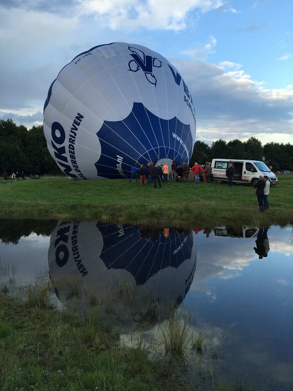 hot air balloon water air free photo