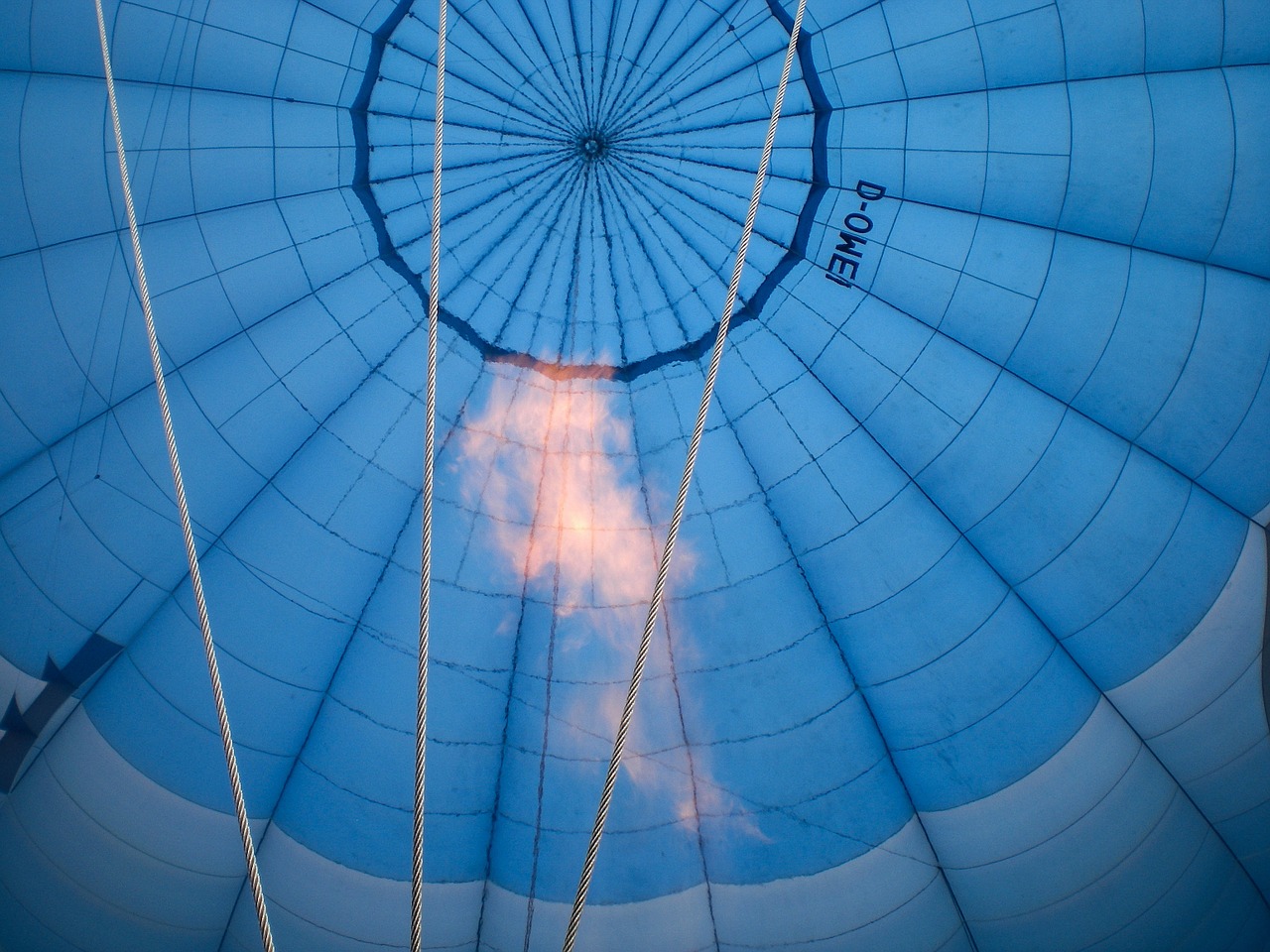 hot air balloon balloon hot air balloon ride free photo