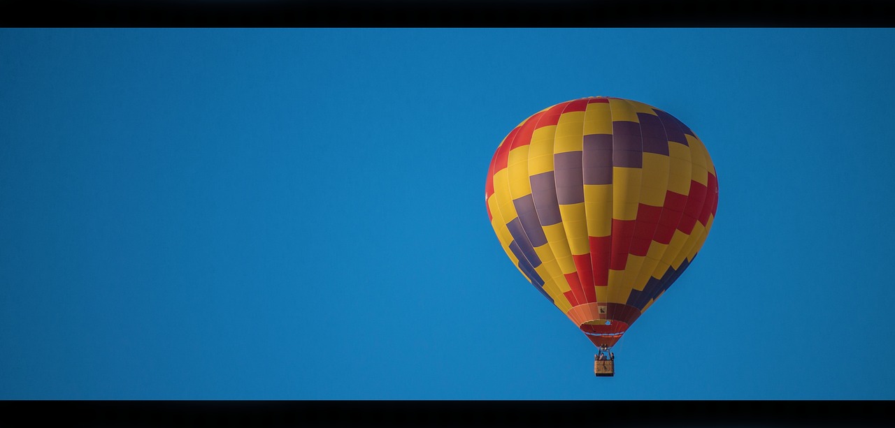 hot air balloon captive balloon balloon launch space free photo