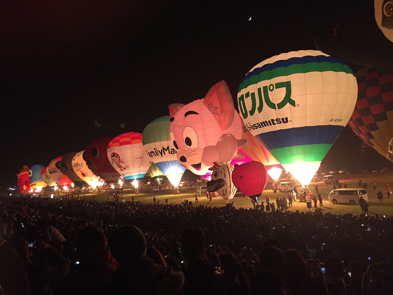 hot air balloon night saga free photo