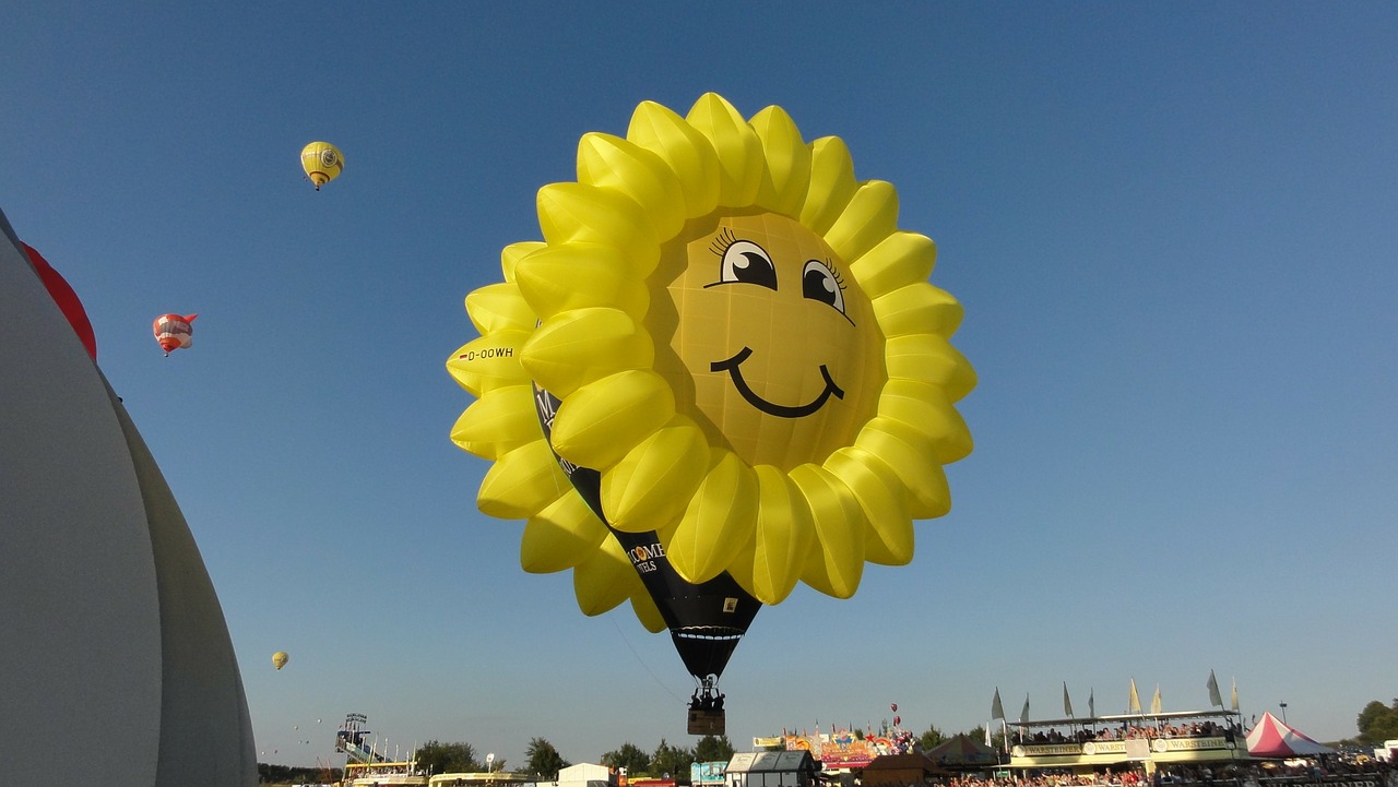 hot air balloon ballooning hot air balloon ride free photo