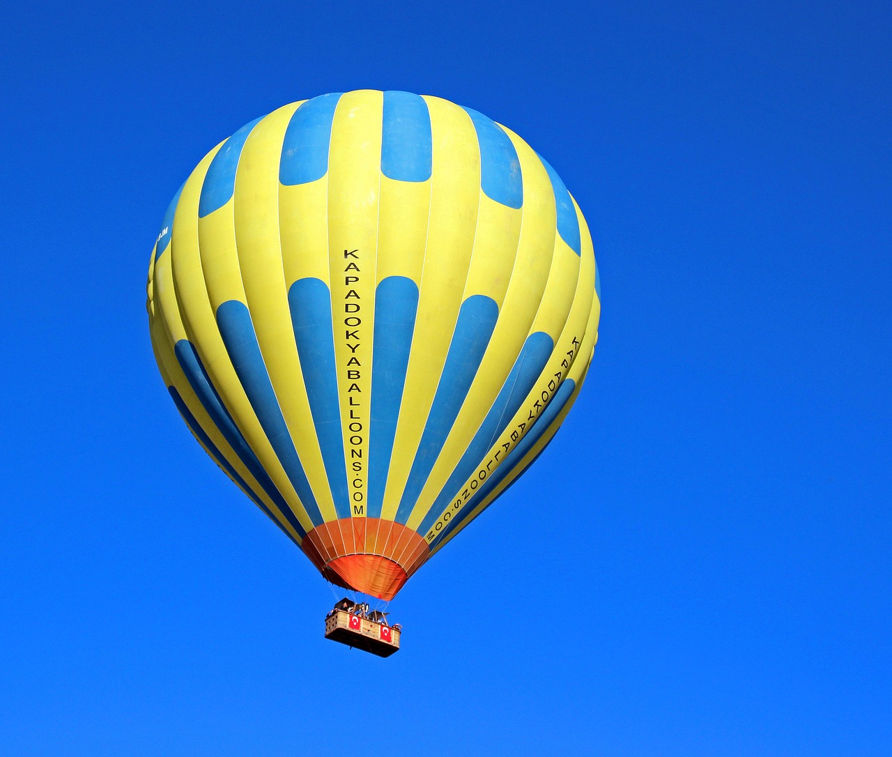 hot air balloon turkey capadokia free photo