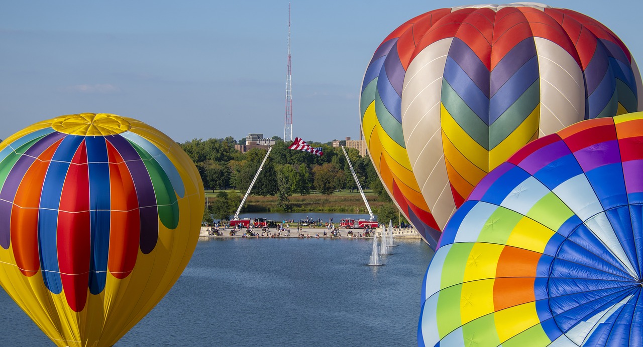 hot air balloon  balloons  balloon free photo