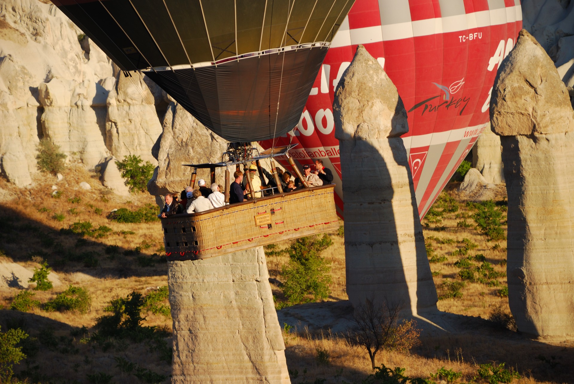 hot air balloon cappadocia turkey free photo