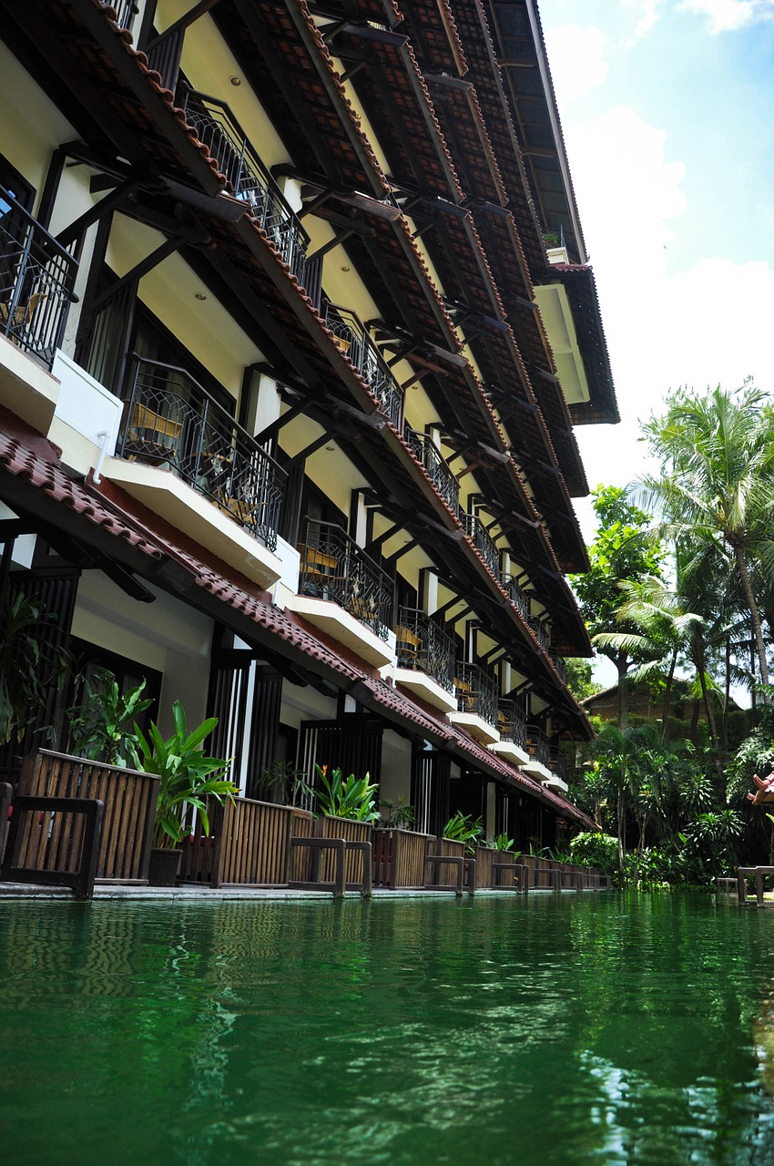 hotel pool pond free photo