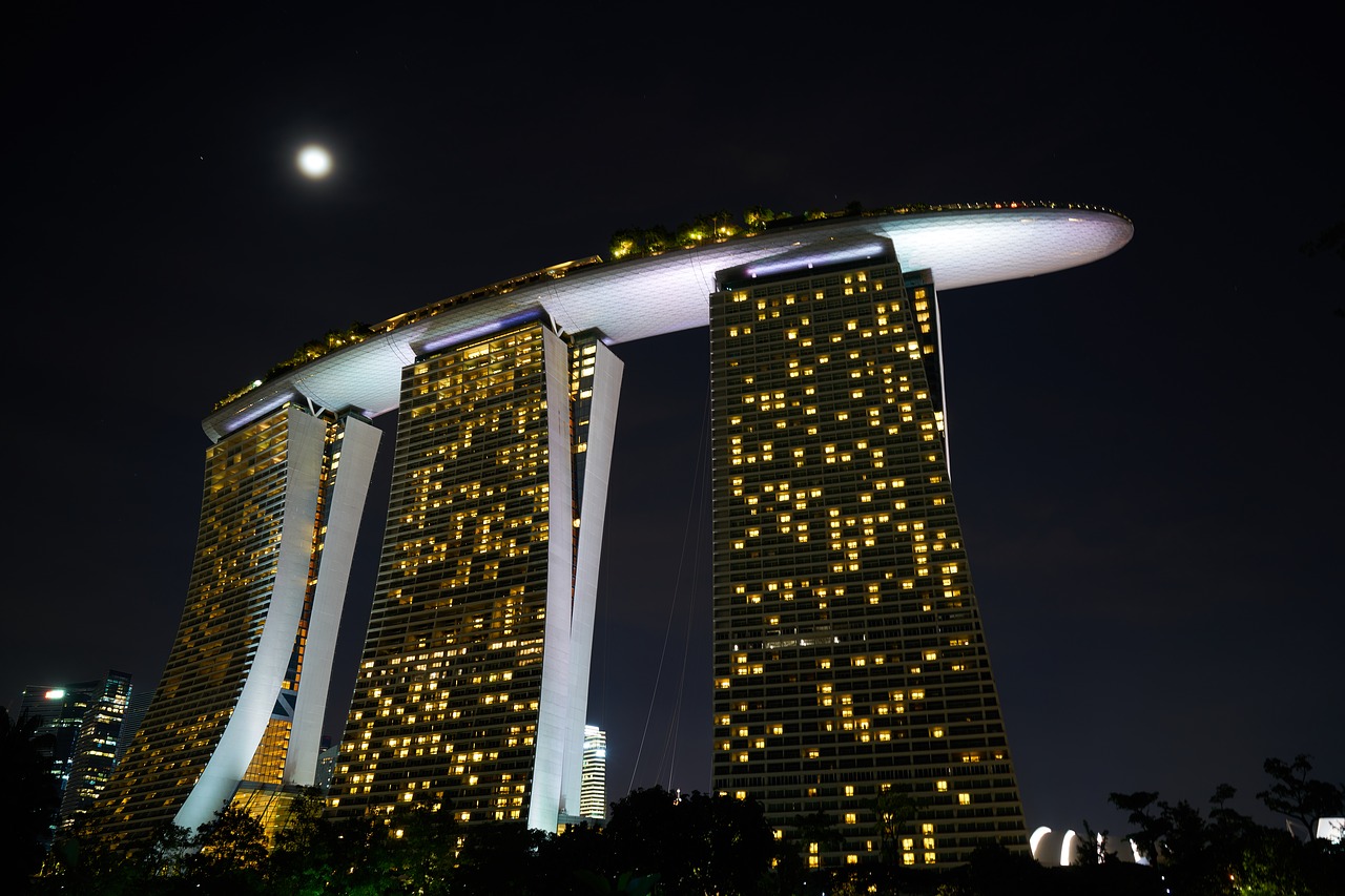 hotel skyscraper singapore free photo