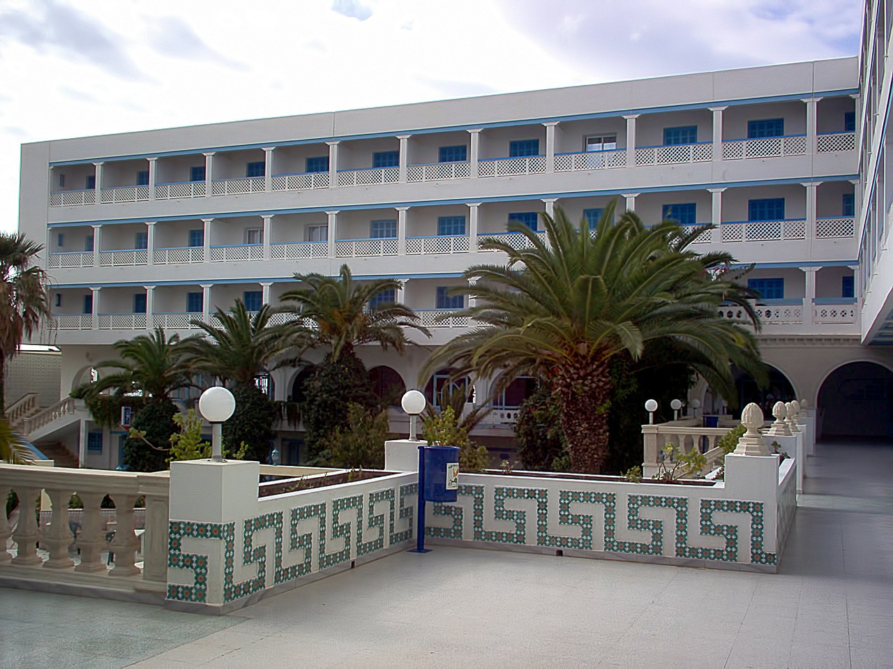 hotel palm trees hammamet free photo