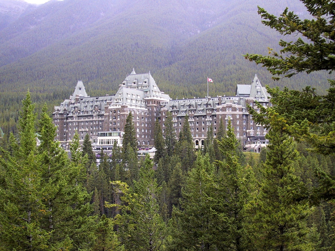 hotel alberta banff free photo