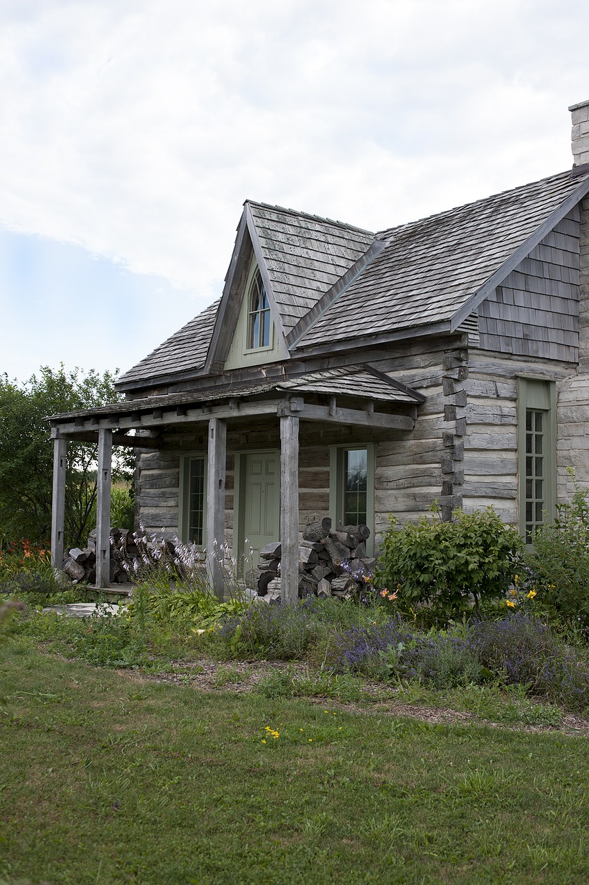 house outdoors architecture free photo