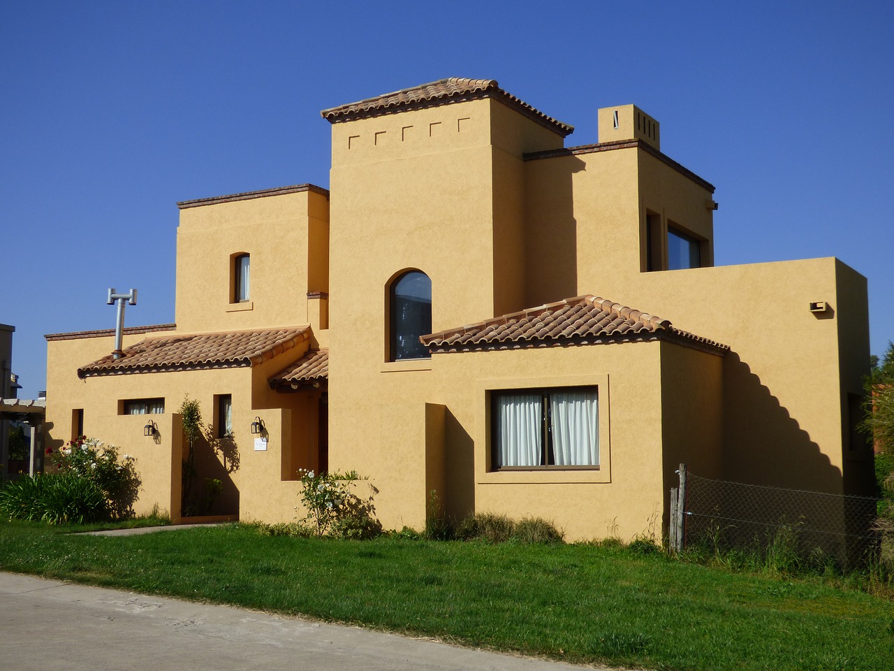 house facade building free photo