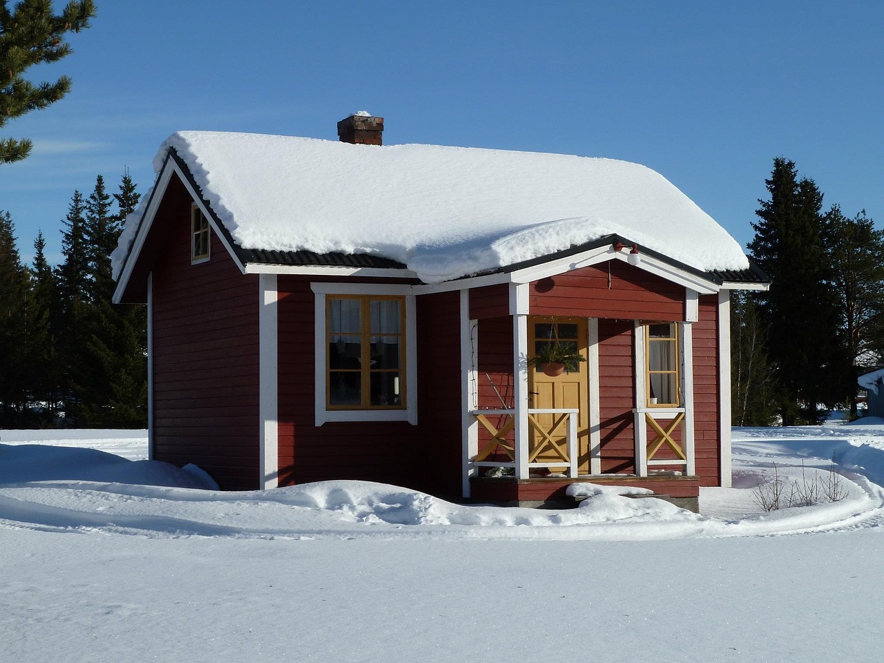 house cottage snow free photo