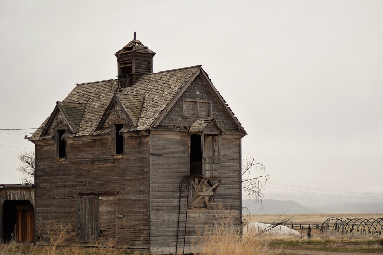 house old vintage free photo