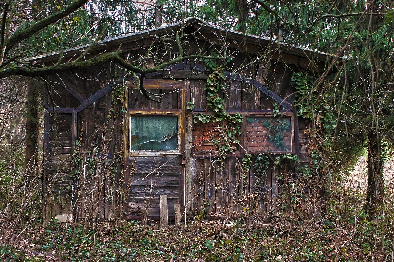 house abandoned old free photo