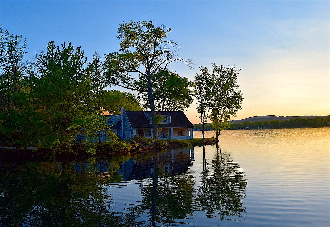 house water lake free photo